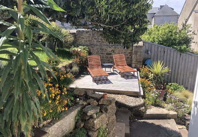 Ferienhaus in Penvénan - hjem · Port Blanc A breathtaking setting facing th Ferienhaus in Penvénan - hjem · Port Blanc A breathtaking setting facing th