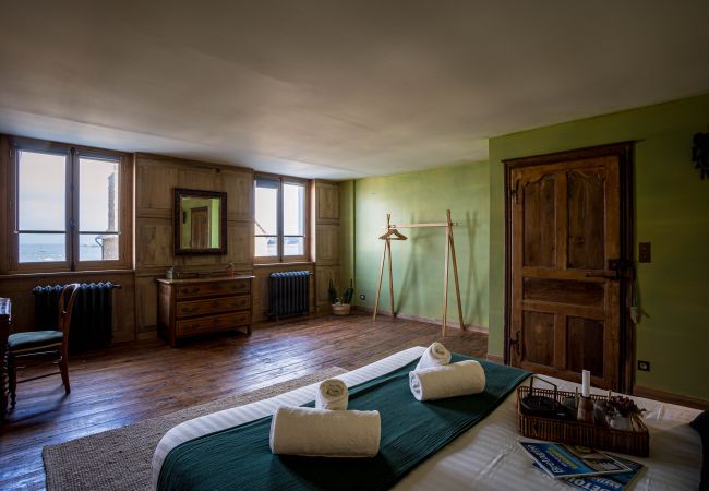 Ferienhaus in Penvénan - hjem · Port Blanc A breathtaking setting facing th Ferienhaus in Penvénan - hjem · Port Blanc A breathtaking setting facing th