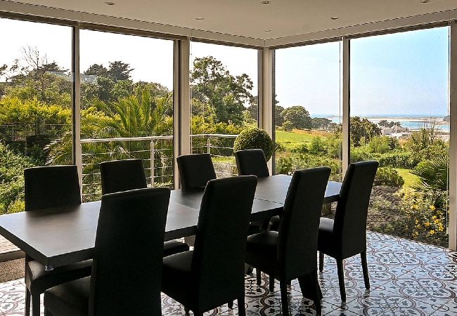 Ferienhaus in Trébeurden - Ty goas treiz · Ty Goas Treiz Pool and view Ferienhaus in Trébeurden - Ty goas treiz · Ty Goas Treiz Pool and view