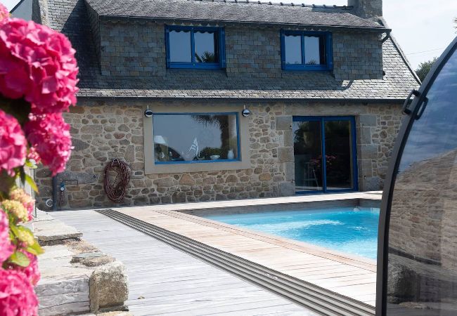 Ferienhaus in Trébeurden - Ty goas treiz · Ty Goas Treiz Pool and view Ferienhaus in Trébeurden - Ty goas treiz · Ty Goas Treiz Pool and view