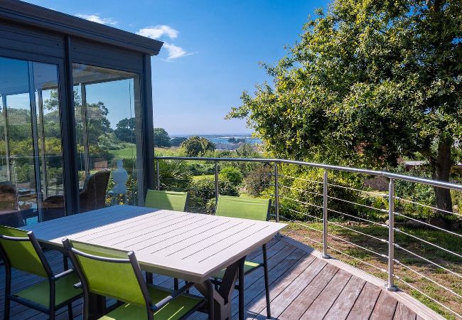 Ferienhaus in Trébeurden - Ty goas treiz · Ty Goas Treiz Pool and view Ferienhaus in Trébeurden - Ty goas treiz · Ty Goas Treiz Pool and view