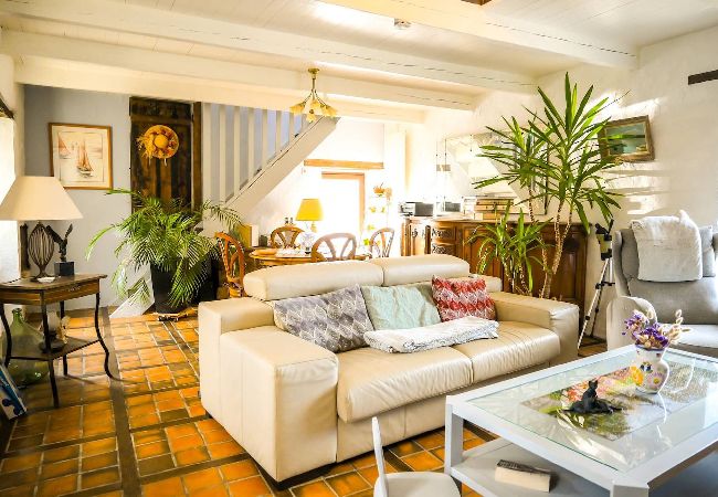 Ferienhaus in Trébeurden - Ty goas treiz · Ty Goas Treiz Pool and view Ferienhaus in Trébeurden - Ty goas treiz · Ty Goas Treiz Pool and view