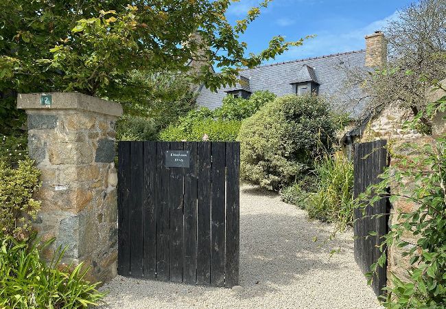 Ferienhaus in Plougrescant - Douarenn Braz · Douarenn Braz a haven of peace Ferienhaus in Plougrescant - Douarenn Braz · Douarenn Braz a haven of peace