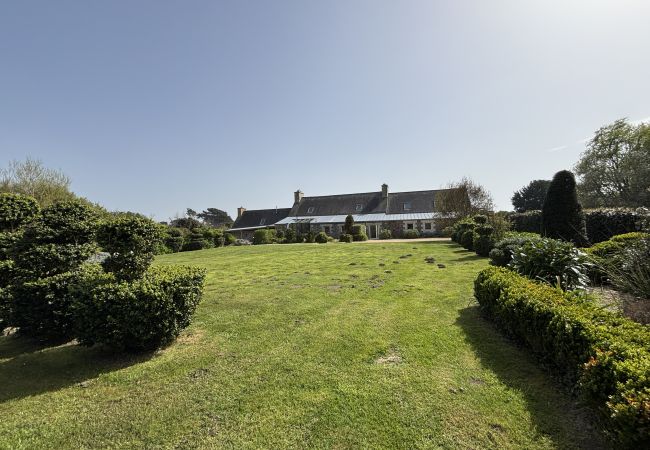 Ferienhaus in Plougrescant - Douarenn Braz · Douarenn Braz a haven of peace Ferienhaus in Plougrescant - Douarenn Braz · Douarenn Braz a haven of peace