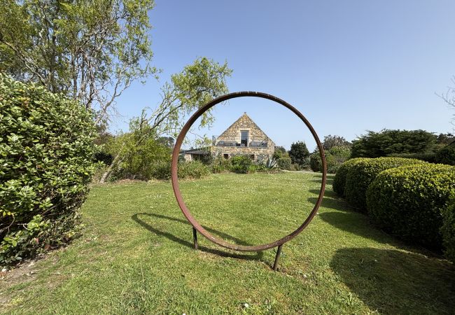 Ferienhaus in Plougrescant - Douarenn Braz · Douarenn Braz a haven of peace Ferienhaus in Plougrescant - Douarenn Braz · Douarenn Braz a haven of peace