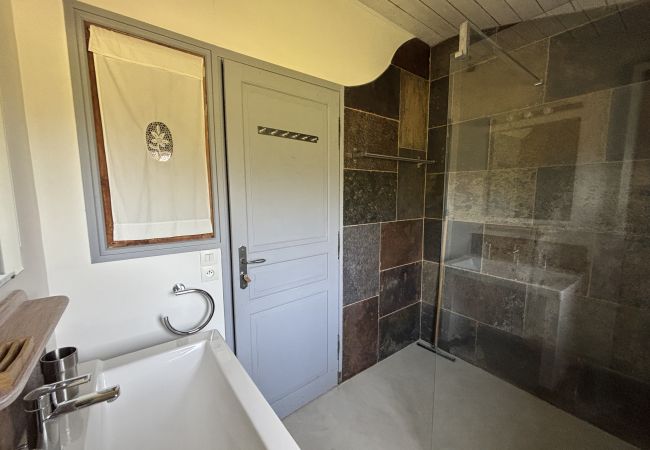 Ferienhaus in Plougrescant - Douarenn Braz · Douarenn Braz a haven of peace Ferienhaus in Plougrescant - Douarenn Braz · Douarenn Braz a haven of peace