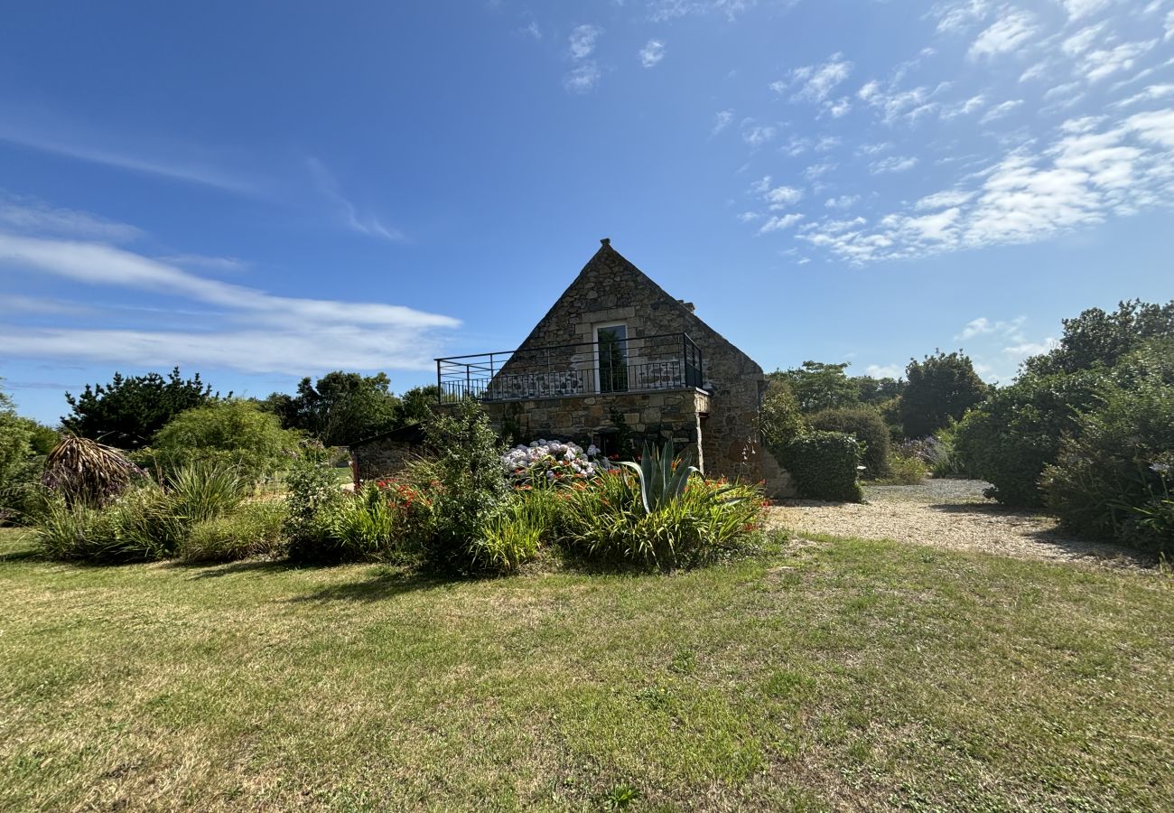 Ferienhaus in Plougrescant - Douarenn Braz · Douarenn Braz a haven of peace