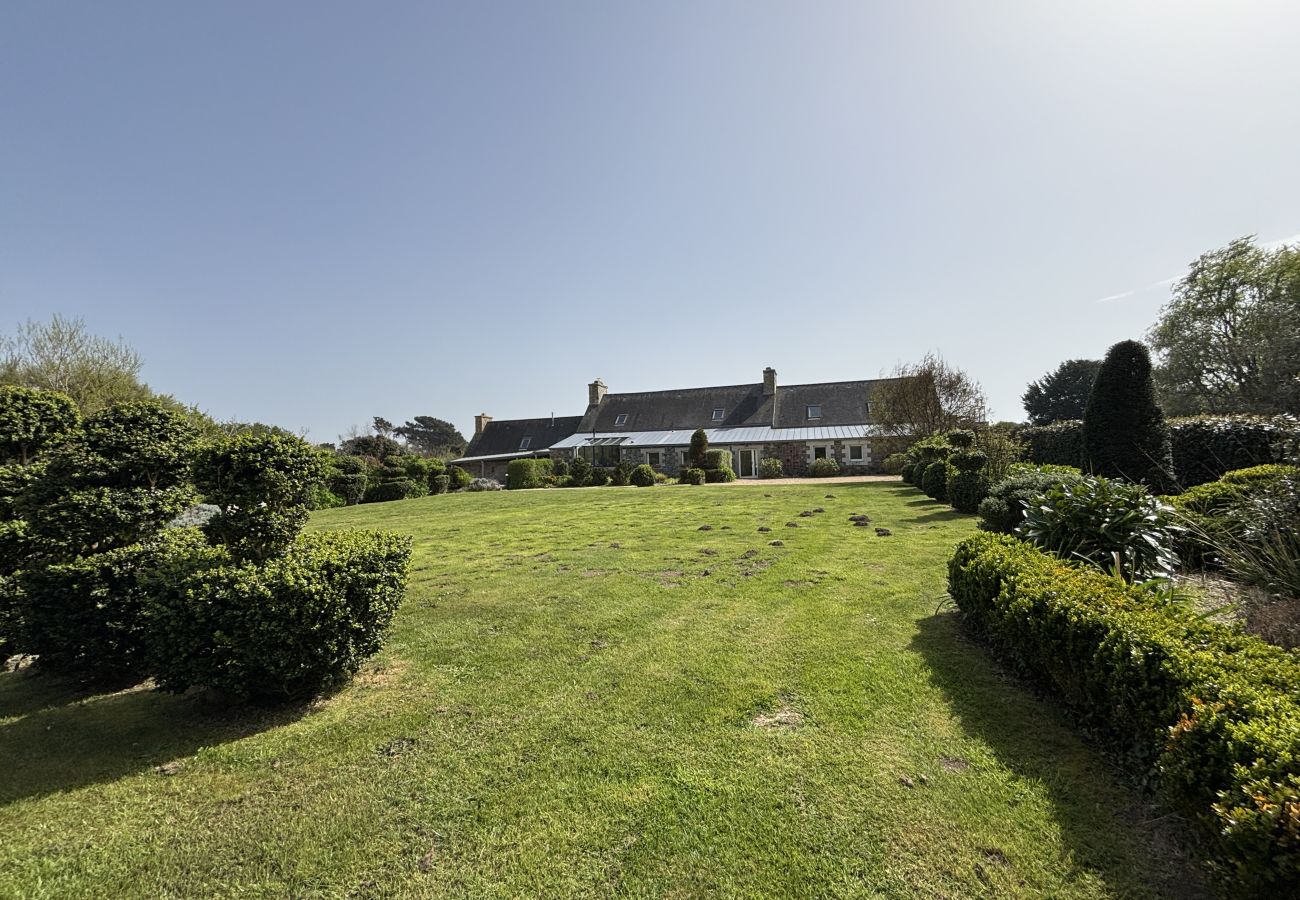 Ferienhaus in Plougrescant - Douarenn Braz · Douarenn Braz a haven of peace
