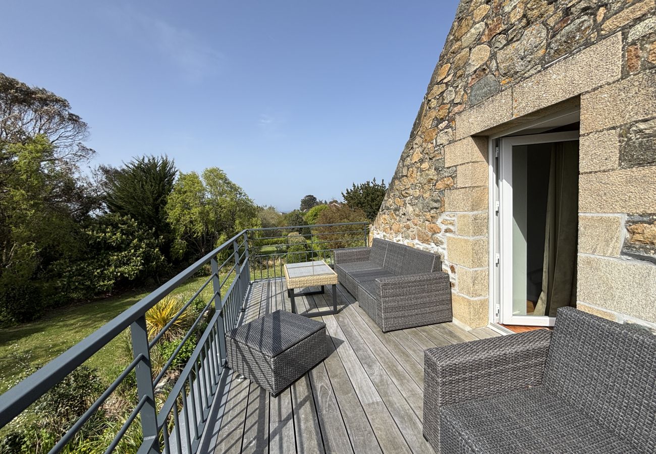 Ferienhaus in Plougrescant - Douarenn Braz · Douarenn Braz a haven of peace
