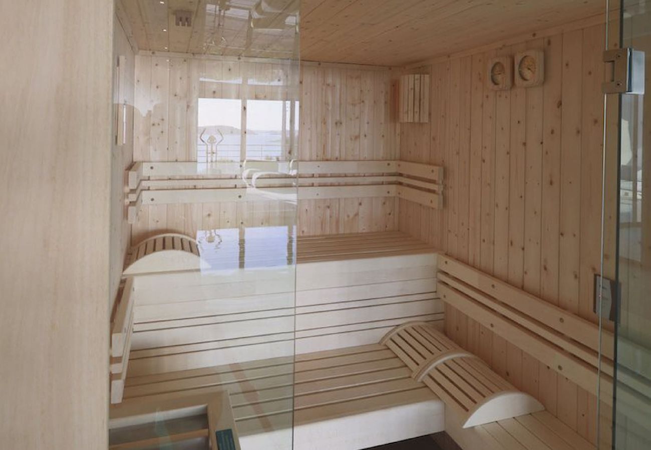 Villa in Pleumeur-Bodou - Villa Agapanthes · Facing the sea, indoor pool.