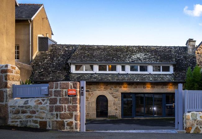 Villa in Perros-Guirec - La villa du port · La villa du port - pool and spa Villa in Perros-Guirec - La villa du port · La villa du port - pool and spa