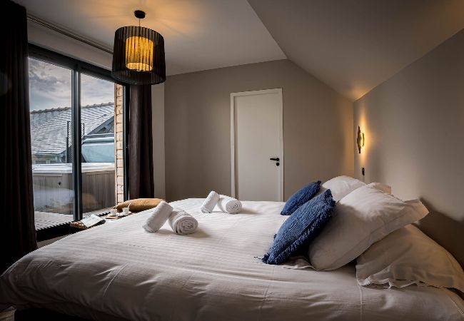 Villa in Perros-Guirec - La villa du port · La villa du port - pool and spa Villa in Perros-Guirec - La villa du port · La villa du port - pool and spa