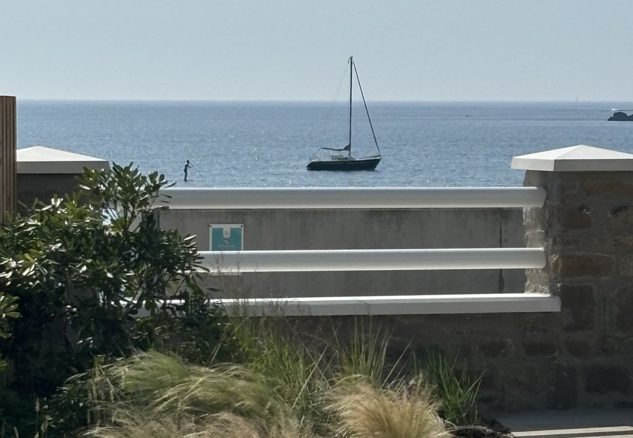 Ferienwohnung in Trébeurden - LA ROCHE MIGNONNE T3 · T3 Beach access and indoor