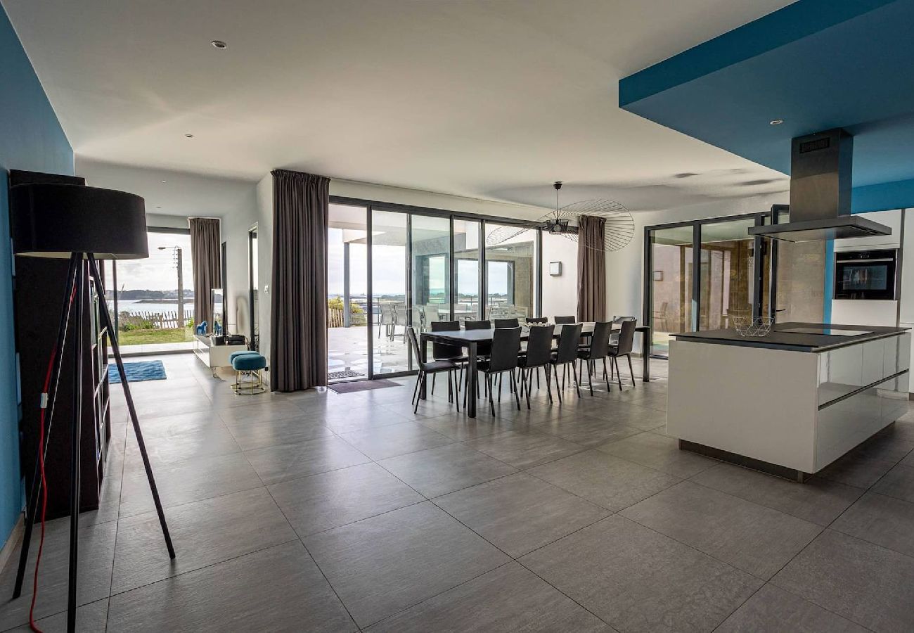 Villa in Pleumeur-Bodou - Villa Agapanthes · Facing the sea, indoor pool.
