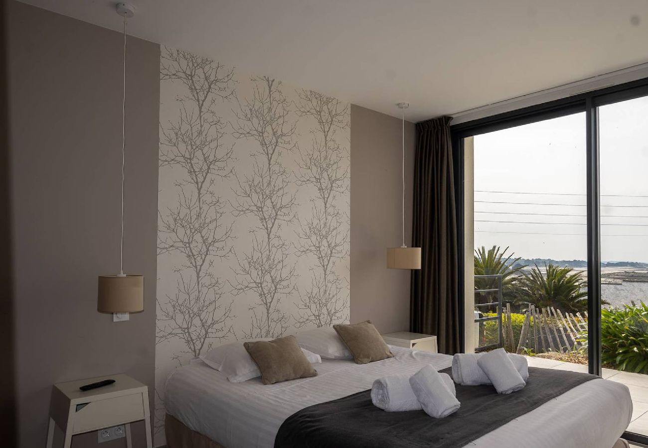 Villa in Pleumeur-Bodou - Villa Agapanthes · Facing the sea, indoor pool.