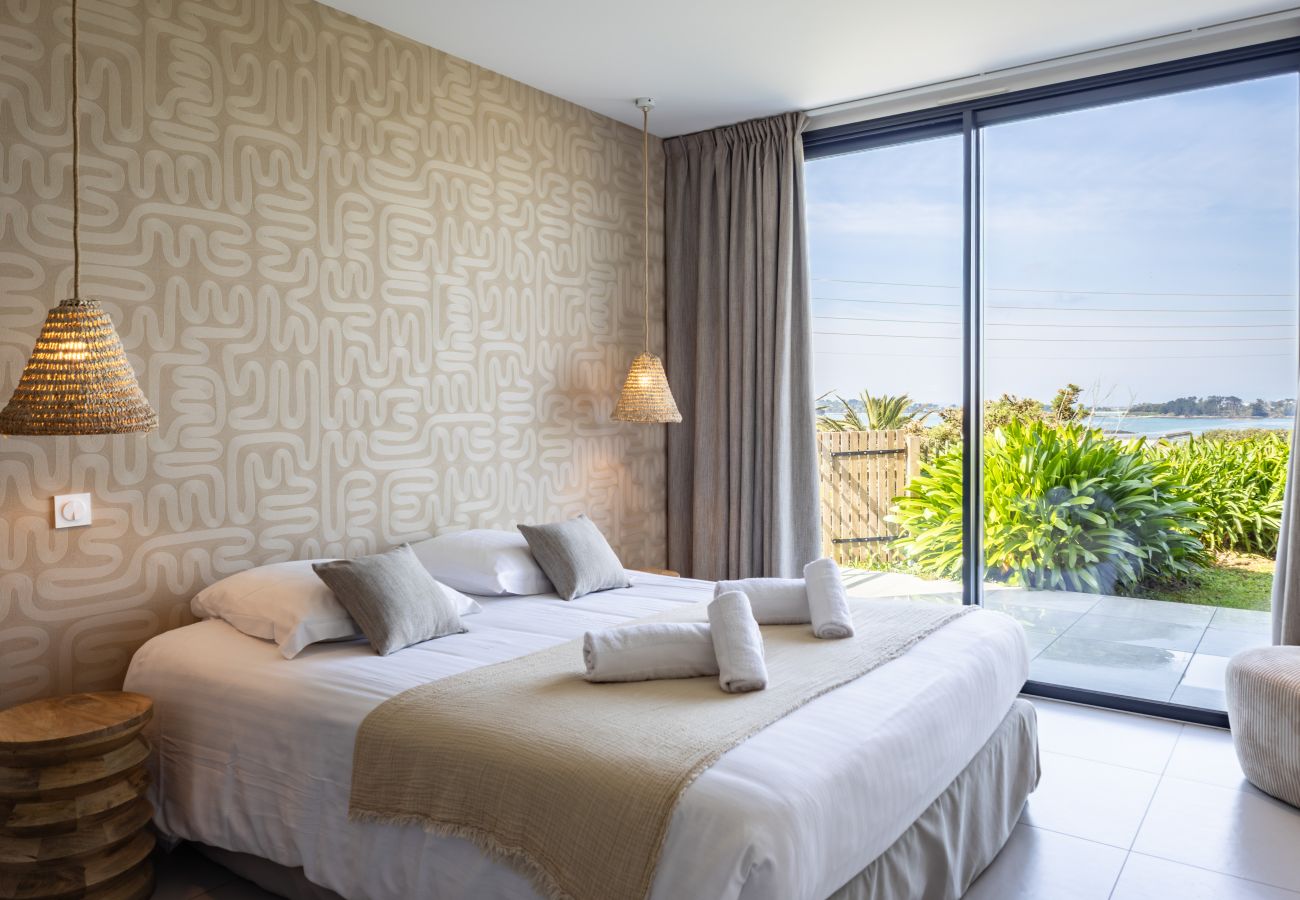 Villa in Pleumeur-Bodou - Villa Agapanthes · Facing the sea, indoor pool.