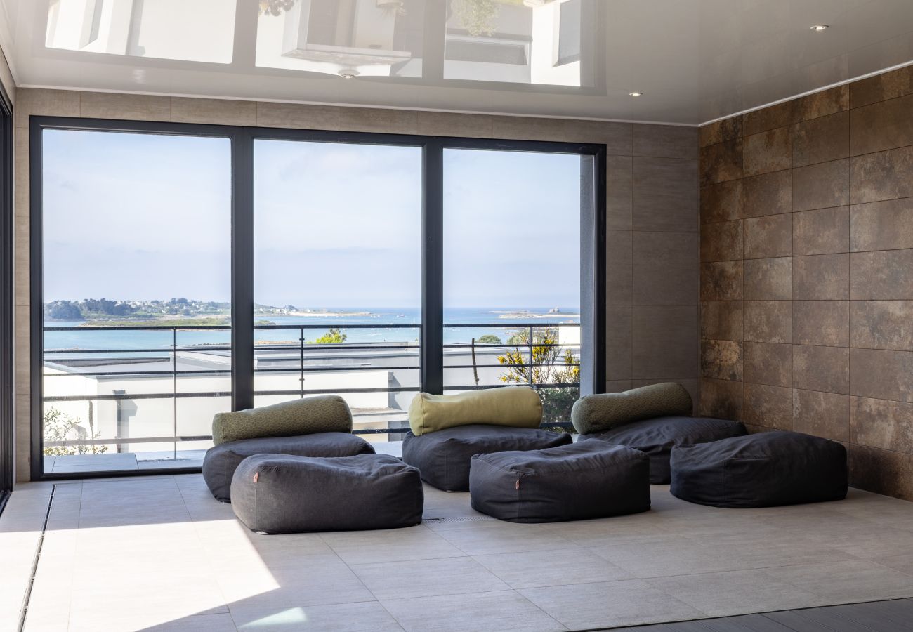Villa in Pleumeur-Bodou - Villa Agapanthes · Facing the sea, indoor pool.