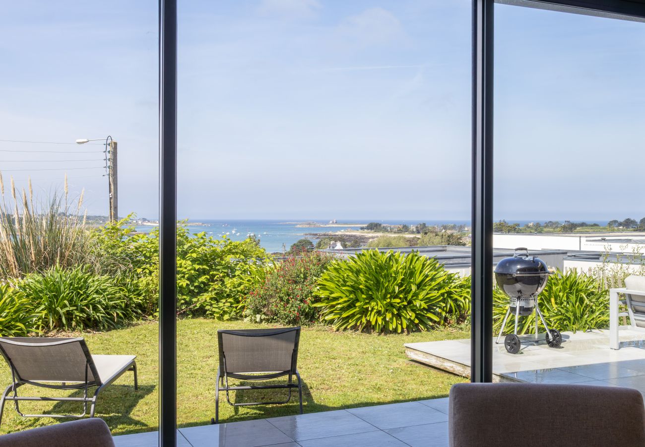 Villa in Pleumeur-Bodou - Villa Agapanthes · Facing the sea, indoor pool.