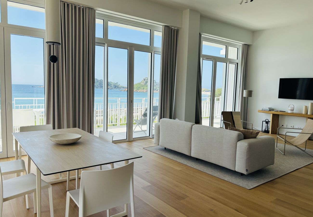 Apartment in Trébeurden - ROUZIC T4, Trébeurden, piscine intérieur et sur la