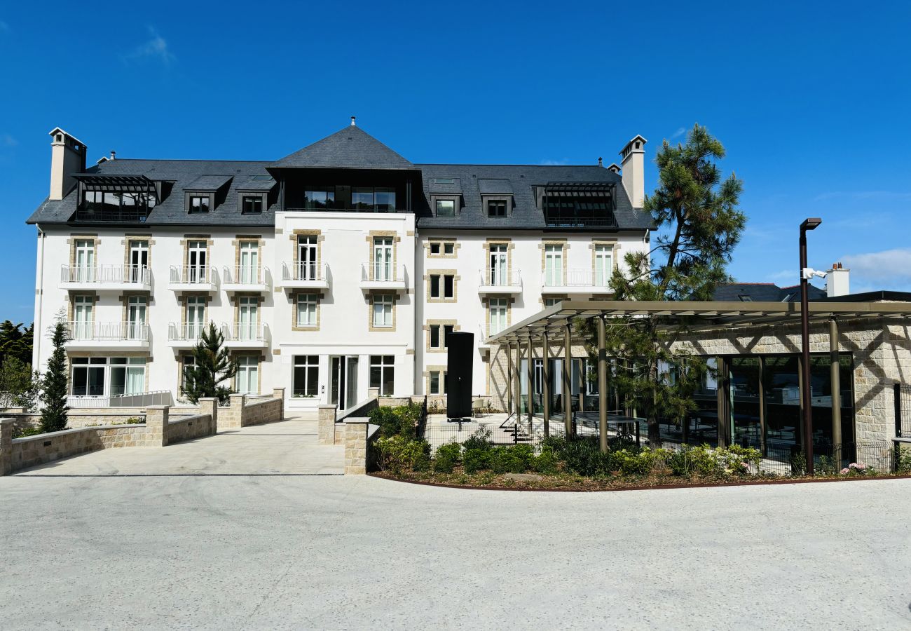 Apartment in Trébeurden - LA ROCHE MIGNONNE T3 · T3 Beach access and indoor