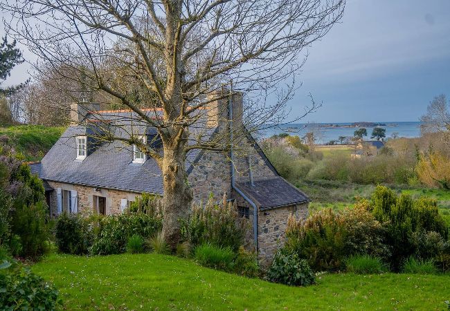 Maison à Plougrescant - ty gouermel · Ty Gouermel Location Bretagne Lots o Maison à Plougrescant - ty gouermel · Ty Gouermel Location Bretagne Lots o