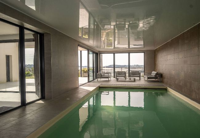 Villa à Pleumeur-Bodou - Villa Agapanthes · Facing the sea, indoor pool. Villa à Pleumeur-Bodou - Villa Agapanthes · Facing the sea, indoor pool.