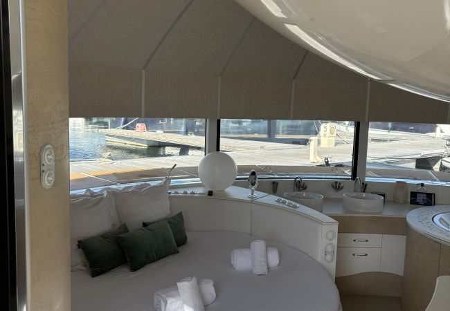 Bateau à Trébeurden - ANTHÉNEA - Trébeurden Bateau à Trébeurden - ANTHÉNEA - Trébeurden